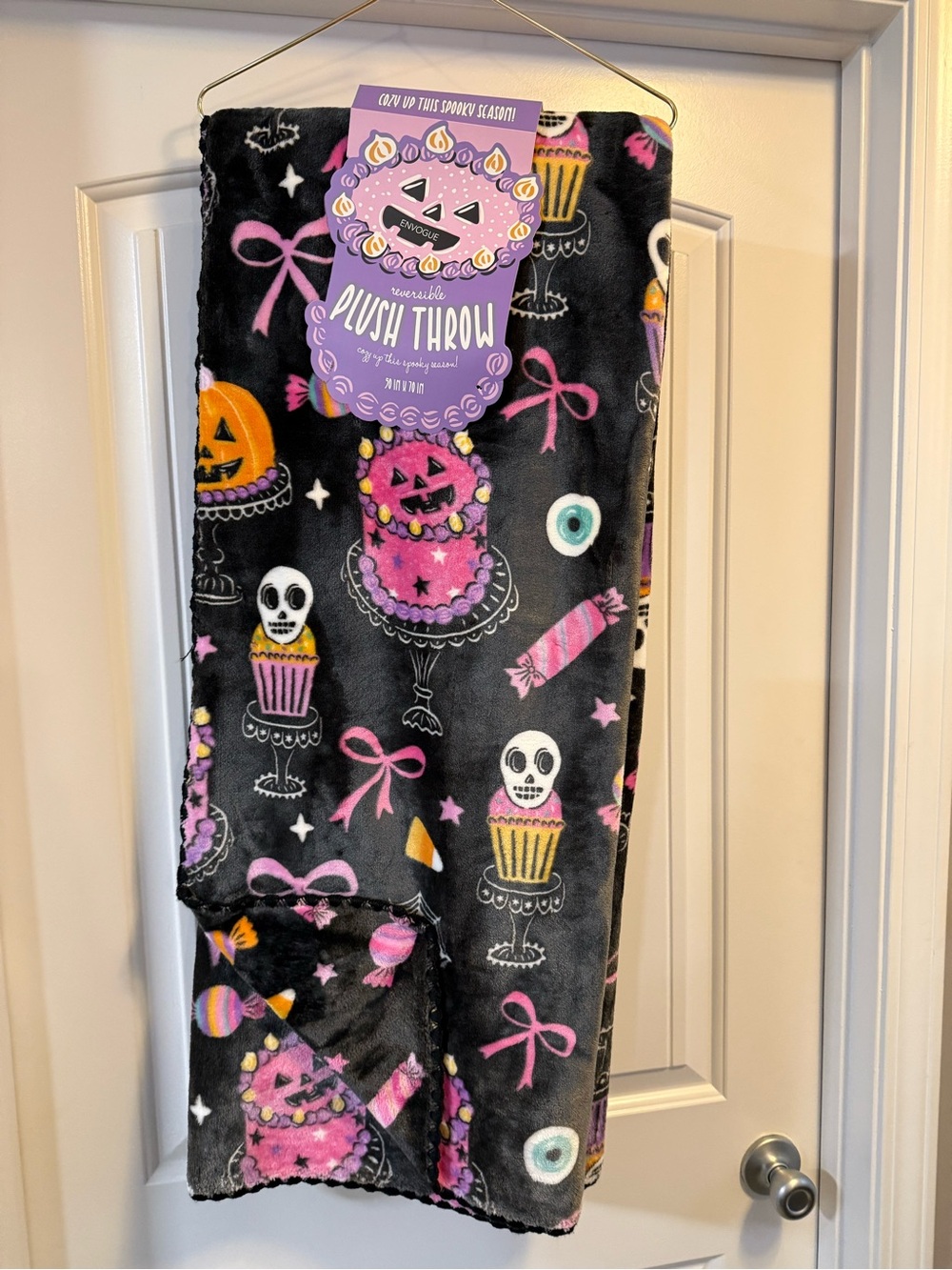 Envogue Halloween Sweet Treats Plush Throw Blanket